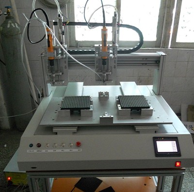 多工位自动打螺丝